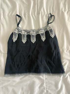 LYSMO Minimalist Black and Beige Lace Trim Asymmetric Hem Camisole